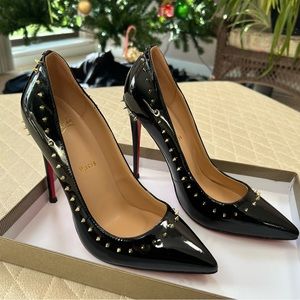 Brand new red bottoms with spikes size38